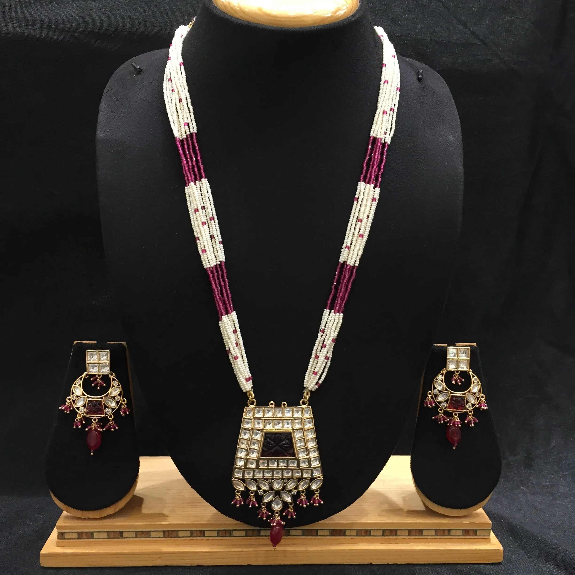Medium Kundan Pendant Set 6110-4