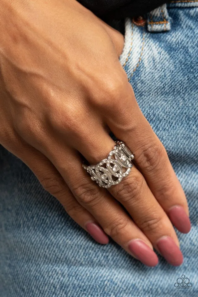 Paparazzi Ring ~ OVAL-Ruled - White
